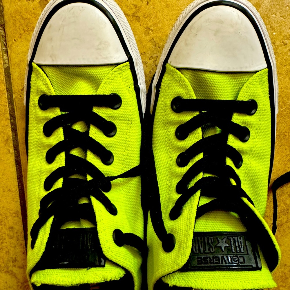 I love these converse! Fluorescent yellow! Only wore a few times!